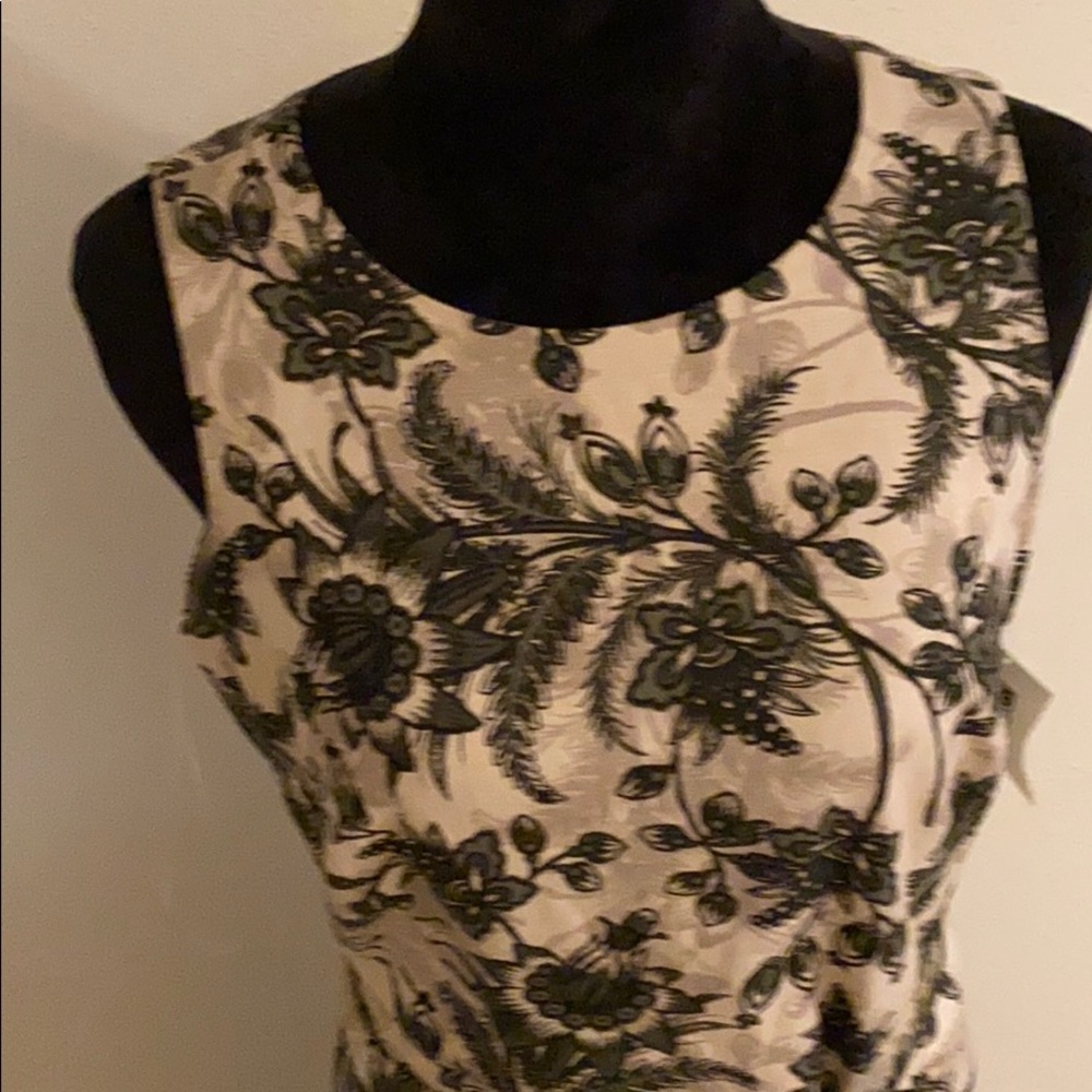 Dress - Picture 2 of 6